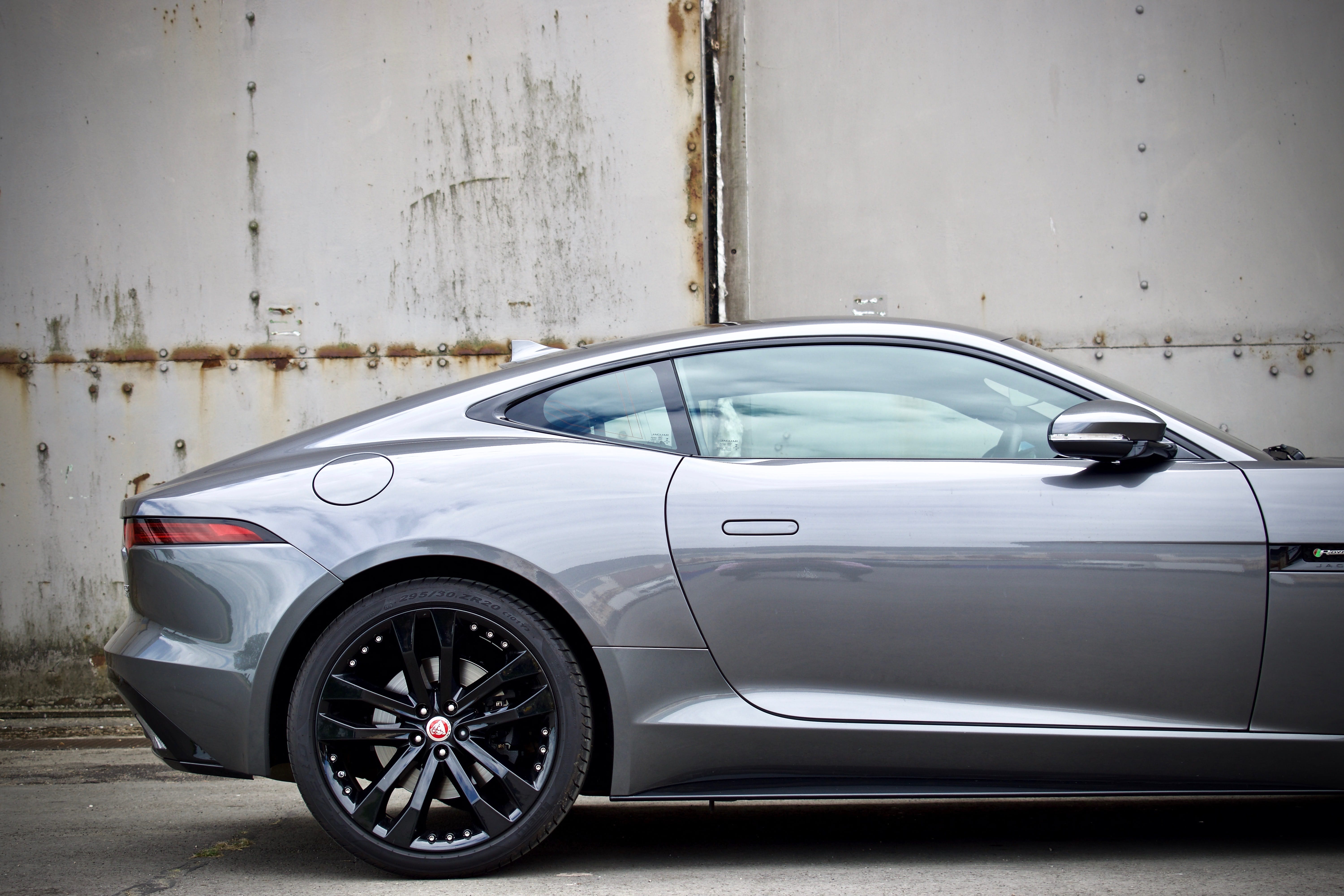 Jaguar F-Type V6 S side
